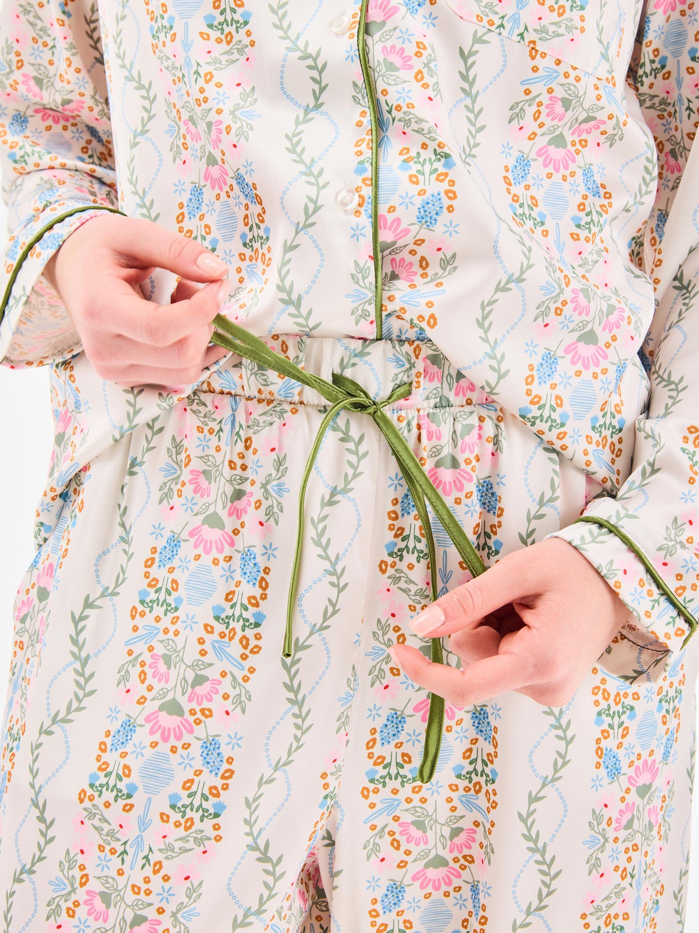 Women's Charlotte Satin Pants Set | Ivy Lane Ivory