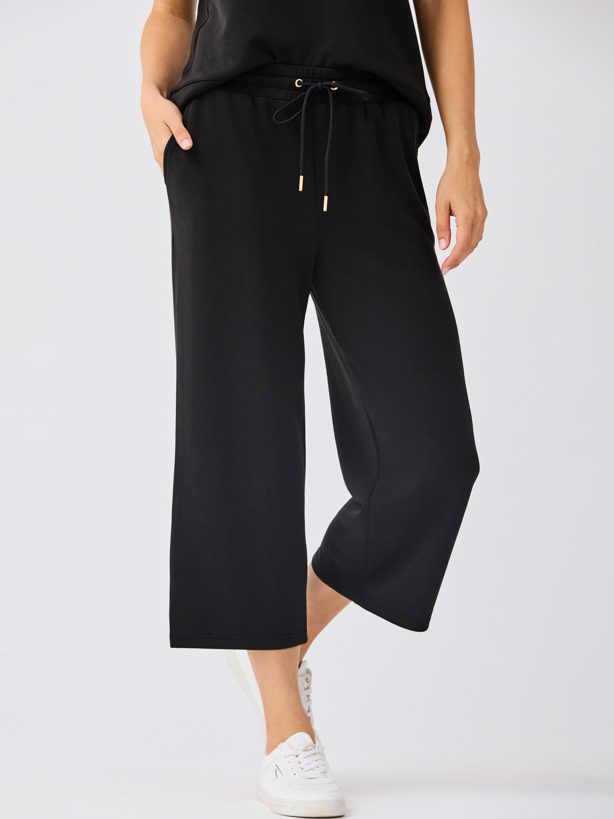 Sabrina Cropped Pants | Black – Mary Square