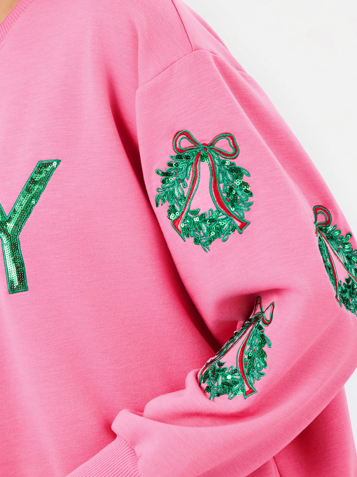 Sarah Sweatshirt | Joy Wreath