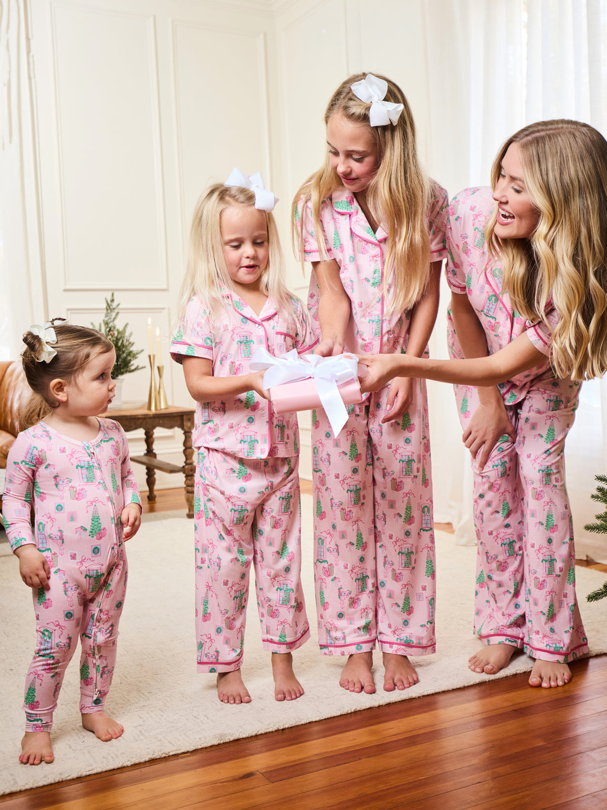 Women's Charlotte Pants Set | Christmas Cottage Pink