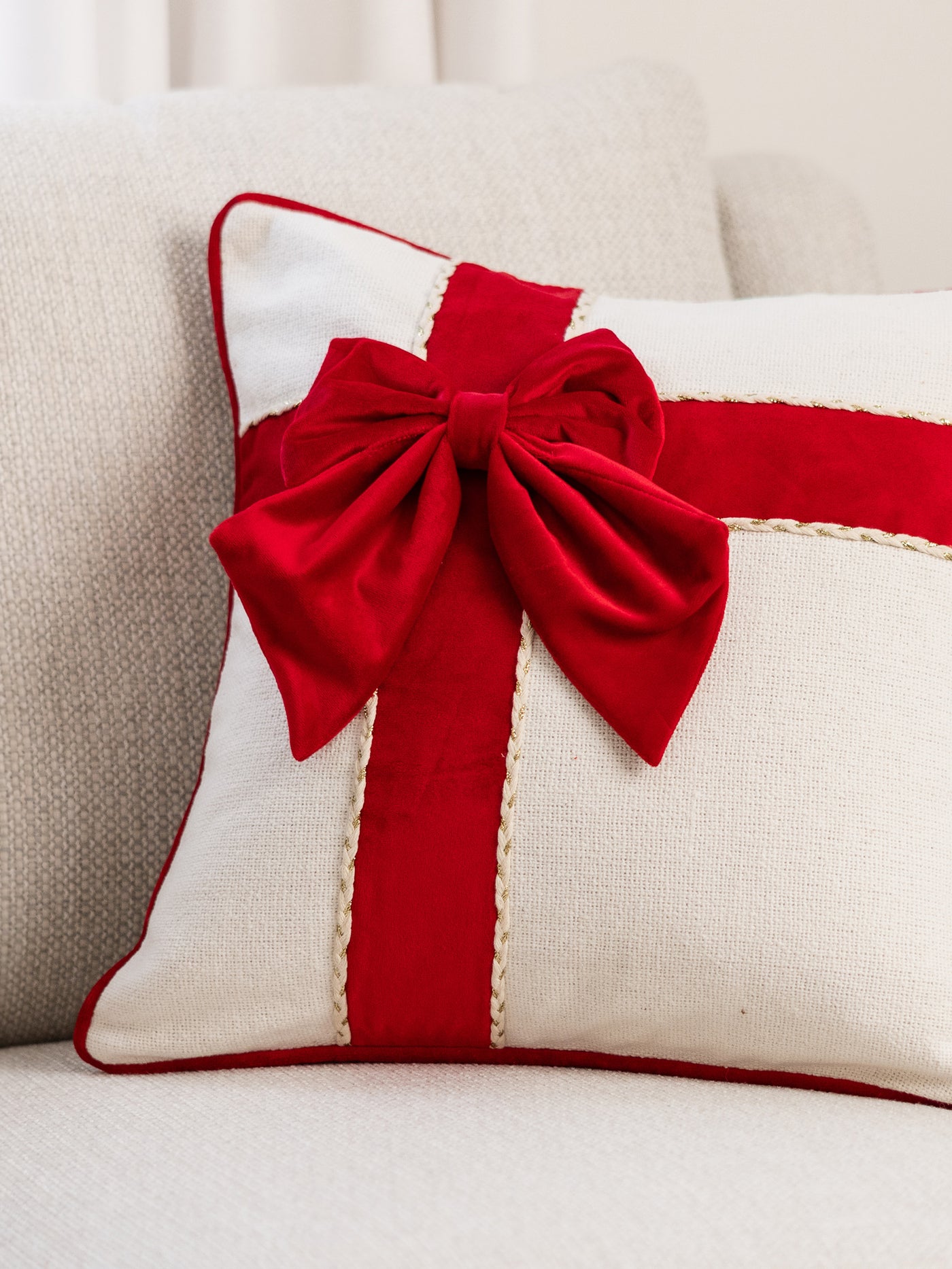 Square Pillow | Bow