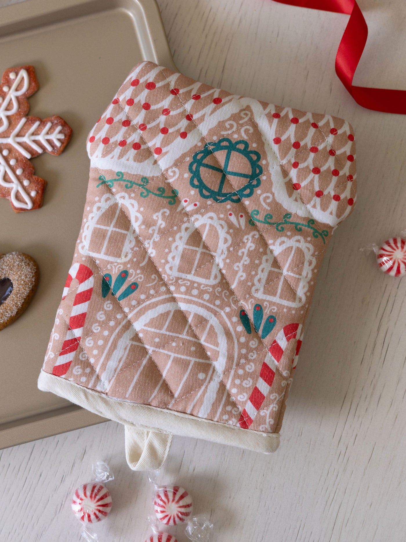 Oven Mitt | Gingerbread House